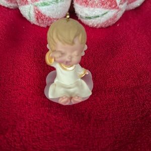 Hallmark 1992 Mary’s Angel Lily